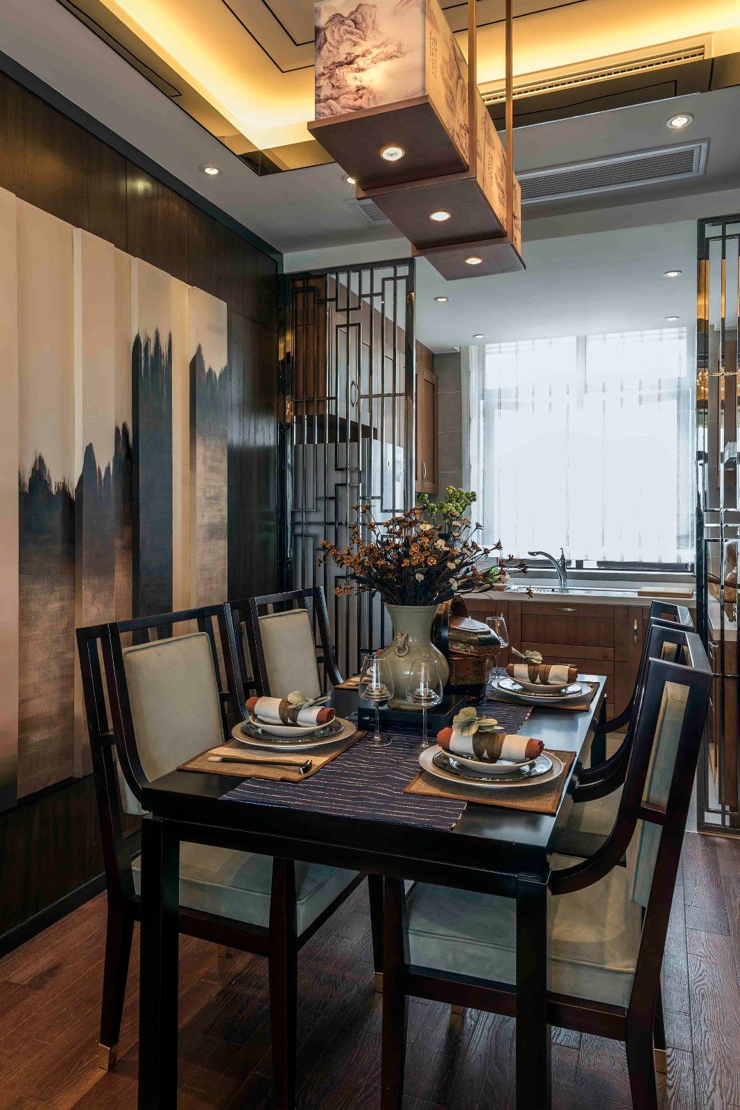 北京装修公司色彩是空间关注的焦点之一。如何搭配餐厅空间的颜色？
